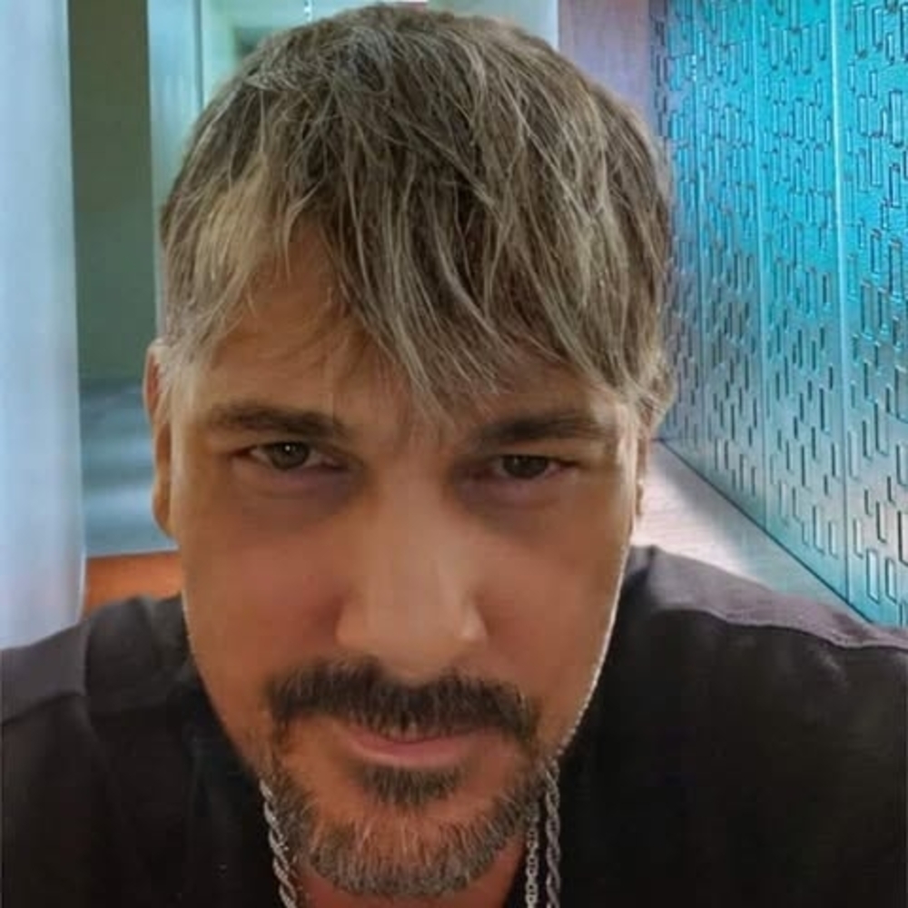 Meet your Posher, Mark